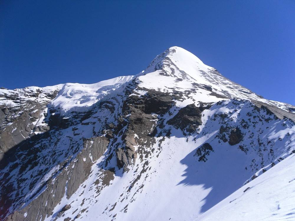 PISANG-PEAK-1743139246.jpg