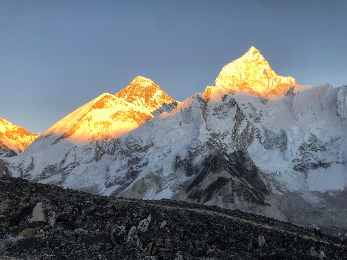 beautiful-everest-1200-sun-set-1744429275.jpg